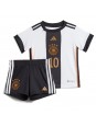 Billige Tyskland Serge Gnabry #10 Hjemmedraktsett Barn VM 2022 Kortermet (+ Korte bukser)